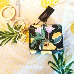 VICTORIA SECRET KEY CHAIN  EAR BUD FLORAL CASE NWT